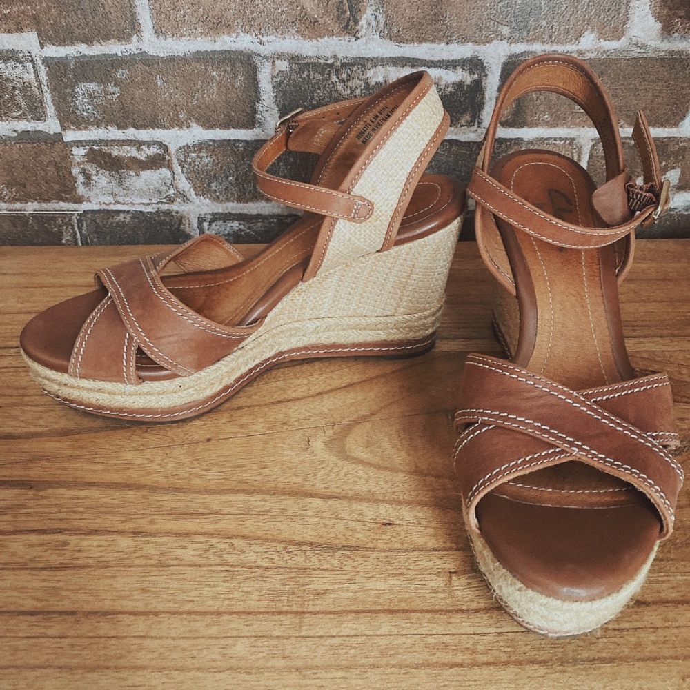 Clarks Nude Leather Platform Wedge Sandals 6.5